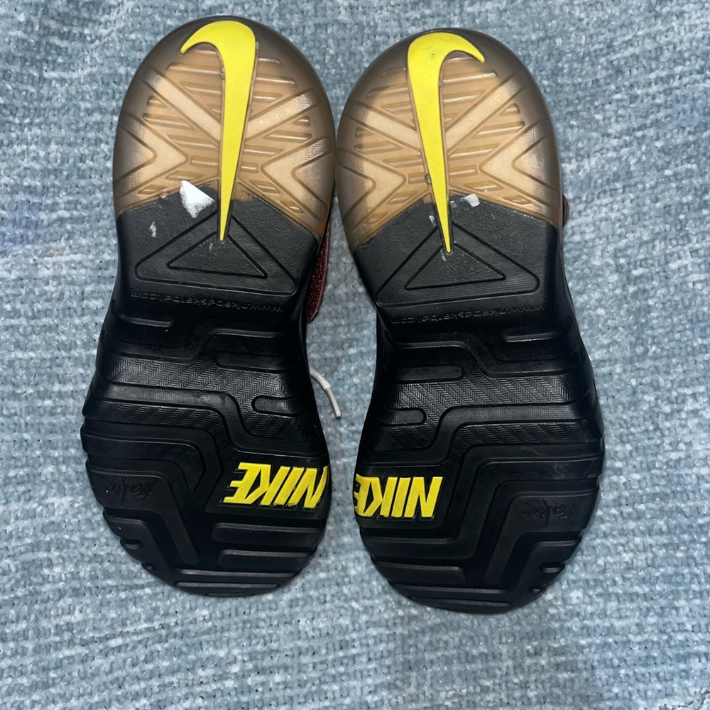 Nike Shoes - Picture 5 of 6